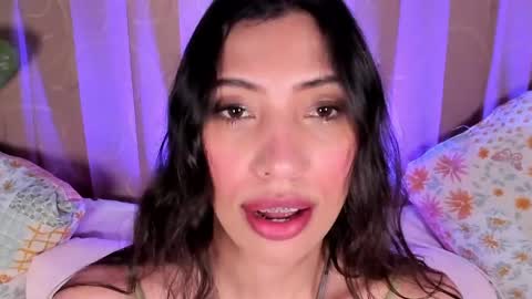 Snapshot of miss_veronica2 chatting on May 2026 01:09:02 PM Miss Veronica online show from May 2026 01:09:02 PM