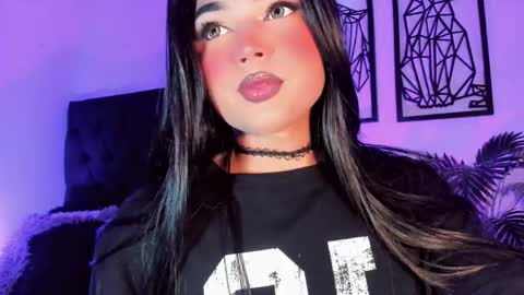 miss_zz online show from December 2025 12:10:01 PM