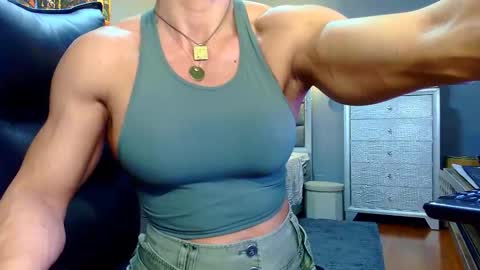 Alesyamuscledoll online show from June 2026 08:41:01 PM