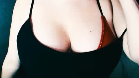 Snapshot of missbiny chatting on May 2026 06:28:02 PM Avamlash online show from May 2026 06:28:02 PM