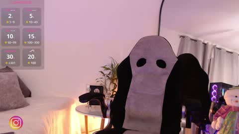 Snapshot of missblair12 chatting on December 2024 12:50:01 AM MissBlair online show from December 2024 12:50:01 AM