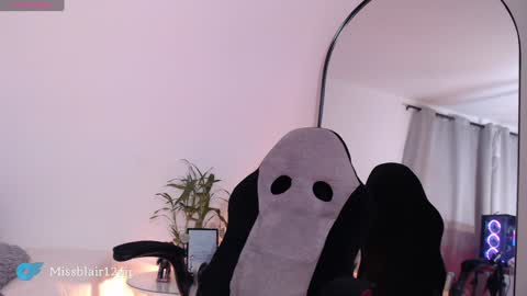 Snapshot of missblair12 chatting on December 2024 05:33:02 AM MissBlair online show from December 2024 05:33:02 AM