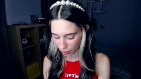 Snapshot of misschaotic_ chatting on September 2025 07:41:01 AM Shelley online show from September 2025 07:41:01 AM