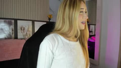 misscheelsee_as online show from October 2025 10:18:01 PM