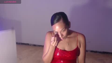 Snapshot of misscruzxz chatting on November 2025 10:01:02 PM Donna di Diamanti online show from November 2025 10:01:02 PM