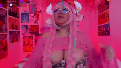 Snapshot of misscurvytop chatting on October 2025 01:11:01 AM Vane online show from October 2025 01:11:01 AM