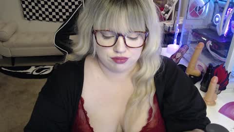 missdanibluee online show from December 2024 11:55:01 AM