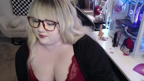 missdanibluee online show from February 2025 09:50:02 PM