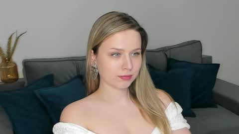 Miss Darina Ross online show from January 2025 06:14:02 PM