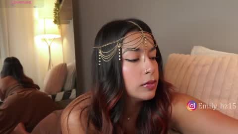Snapshot of missemily_11 chatting on May 2026 11:17:01 AM Yuliana online show from May 2026 11:17:01 AM