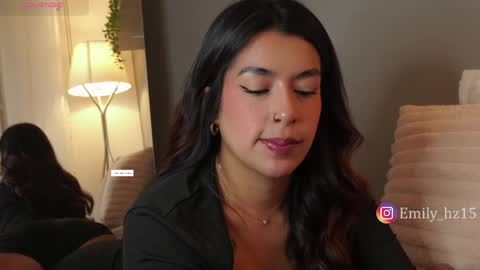 Snapshot of missemily_11 chatting on May 2026 10:01:02 AM Yuliana online show from May 2026 10:01:02 AM
