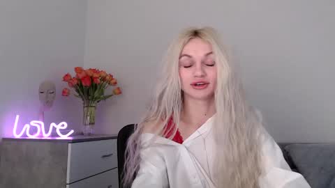 Snapshot of missemma1111 chatting on February 2025 09:37:01 PM EMMA online show from February 2025 09:37:01 PM