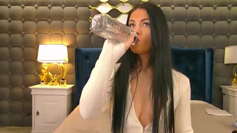 misskayaaa online show from April 2026 03:00:01 AM