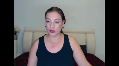 Snapshot of misskhloe chatting on November 2025 07:01:02 PM Khloe online show from November 2025 07:01:02 PM