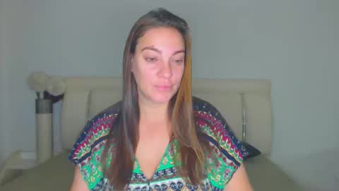 Snapshot of misskhloe chatting on November 2025 03:28:01 AM Khloe online show from November 2025 03:28:01 AM