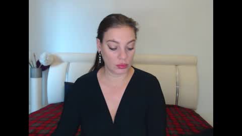 Snapshot of misskhloe chatting on December 2025 10:53:01 AM Khloe online show from December 2025 10:53:01 AM