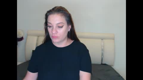 Snapshot of misskhloe chatting on December 2025 11:23:02 PM Khloe online show from December 2025 11:23:02 PM