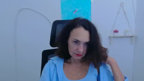 Snapshot of misskristyyy chatting on December 2025 12:25:02 PM Christina online show from December 2025 12:25:02 PM