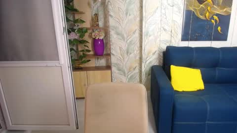 MissLaura online show from November 2025 07:08:01 AM