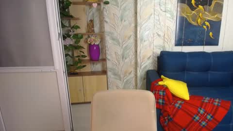 MissLaura online show from February 2026 06:03:01 AM