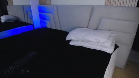 Miss Loise online show from November 2025 03:38:02 AM