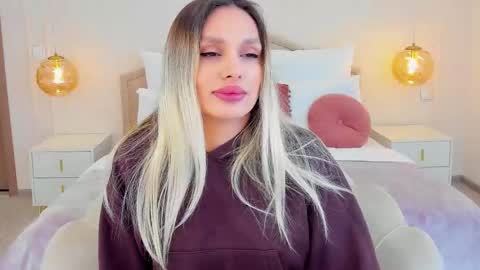 Snapshot of misslou_ chatting on February 2026 06:11:02 AM Lou online show from February 2026 06:11:02 AM