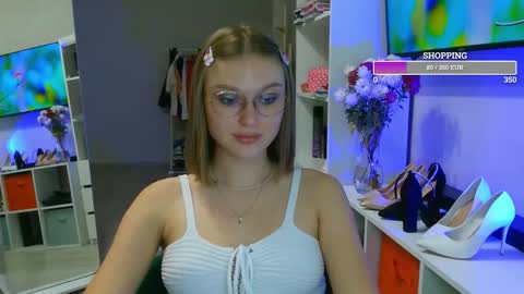 OneGoddess online show from November 2025 05:13:01 PM