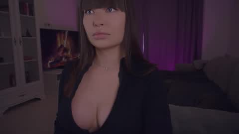 Snapshot of missmerciless chatting on February 2026 06:17:01 AM LUXXANDRA online show from February 2026 06:17:01 AM