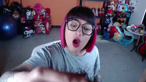 Miss Mia online show from October 2025 02:57:02 PM