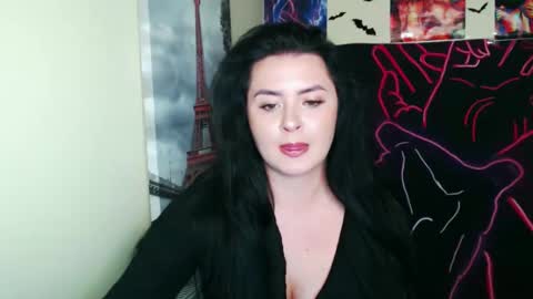 Mila online show from September 2025 07:03:02 PM