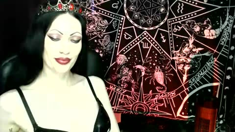 Snapshot of missmoondoll chatting on October 2025 04:32:02 AM MissMoonDoll online show from October 2025 04:32:02 AM