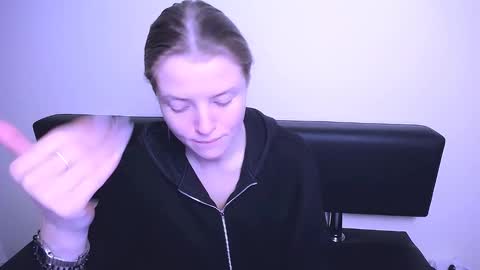 Snapshot of missoliviaa_ chatting on February 2025 01:38:01 PM Olivia online show from February 2025 01:38:01 PM