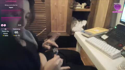 Snapshot of misspink152015 chatting on January 2025 05:45:02 AM sarah online show from January 2025 05:45:02 AM