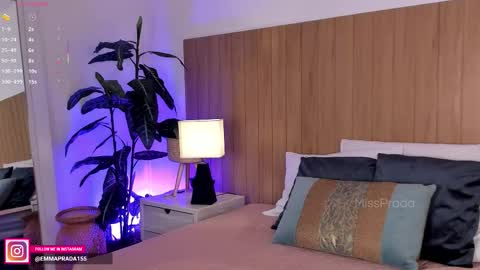 Emma Prada online show from December 2025 11:48:01 AM