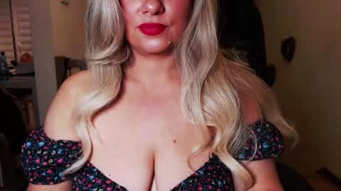 Missqueen1416 online show from March 2025 09:45:02 PM