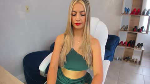 Miss Rhodes online show from December 2025 07:42:02 PM