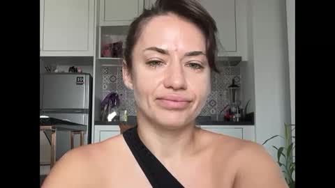 Snapshot of missroriann chatting on May 2026 04:08:02 AM missroriann online show from May 2026 04:08:02 AM
