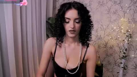 Snapshot of missrosse_ chatting on November 2025 11:04:02 PM Emily online show from November 2025 11:04:02 PM
