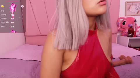 Luna online show from February 2025 10:20:02 PM