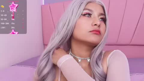 Luna online show from March 2025 07:04:02 PM