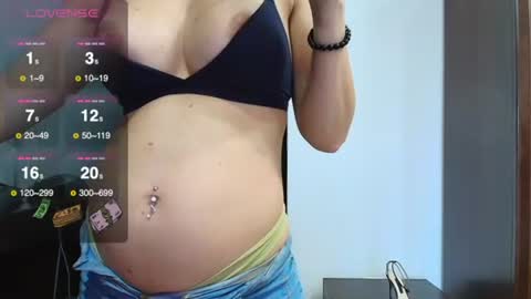 Olivia FOLLOW ME TO GET   Thumb UP me please its important   online show from June 2026 07:31:02 AM