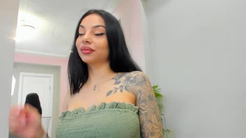 Sienna online show from April 2026 05:23:01 AM