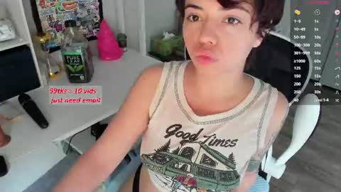 V Nessa online show from June 2026 05:14:02 PM