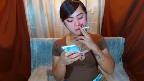 Snapshot of missviolet11 chatting on December 2025 01:27:01 PM SweetViolet online show from December 2025 01:27:01 PM