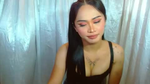 Snapshot of missviolet11 chatting on May 2026 01:59:01 PM SweetViolet online show from May 2026 01:59:01 PM