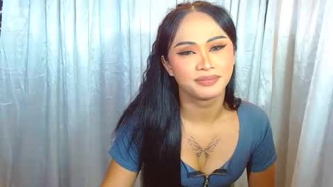 Snapshot of missviolet11 chatting on May 2026 01:49:01 PM SweetViolet online show from May 2026 01:49:01 PM