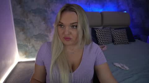 Snapshot of missyymartinezz chatting on December 2024 08:19:02 AM Amely online show from December 2024 08:19:02 AM