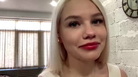 Snapshot of mist1k chatting on November 2025 12:07:01 PM Stella online show from November 2025 12:07:01 PM