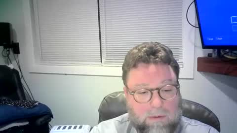 Snapshot of mister_happy567 chatting on February 2025 07:07:01 AM Mr. Happy online show from February 2025 07:07:01 AM