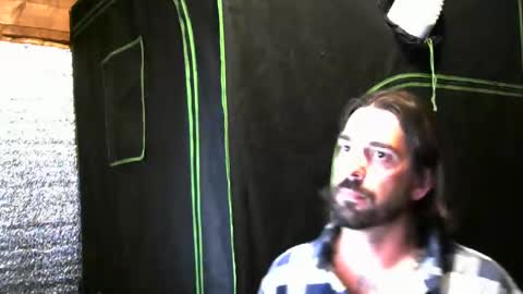 Snapshot of mistergentlemanluke chatting on September 2025 01:06:02 AM Everything you ever wanted. online show from September 2025 01:06:02 AM